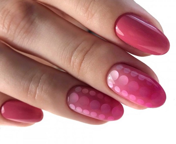 Le meilleur top 15 des tendances du design printanier de la manucure 2025-2026 sur la photo