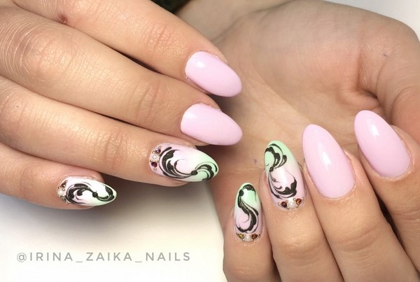 Le meilleur top 15 des tendances du design printanier de la manucure 2025-2026 sur la photo