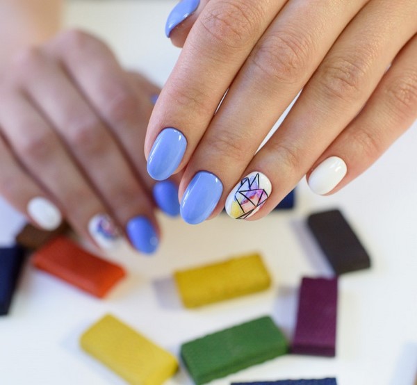 Le meilleur top 15 des tendances du design printanier de la manucure 2025-2026 sur la photo