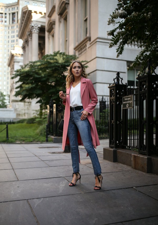 Nouveaux jeans tendance pour le printemps-été 2025-2026 - noeuds supérieurs pour le printemps et l'été