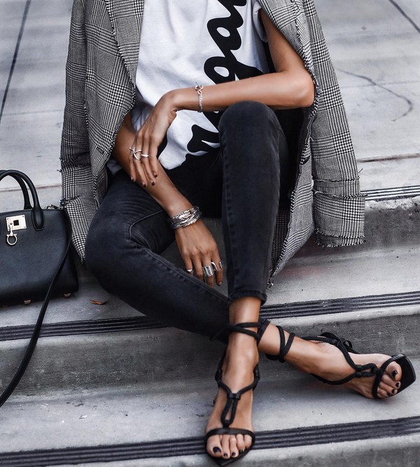 Nouveaux jeans tendance pour le printemps-été 2025-2026 - noeuds supérieurs pour le printemps et l'été