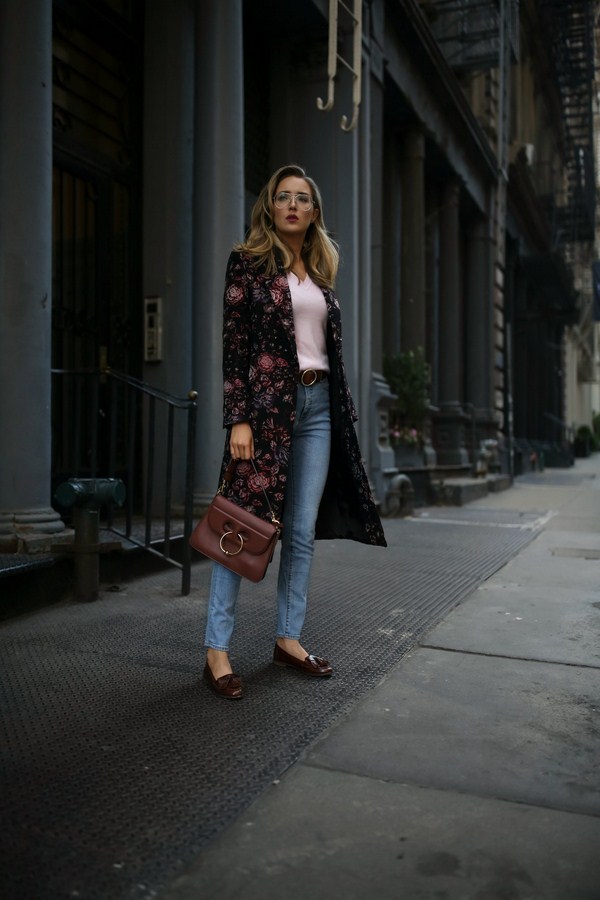 Nouveaux jeans tendance pour le printemps-été 2025-2026 - noeuds supérieurs pour le printemps et l'été