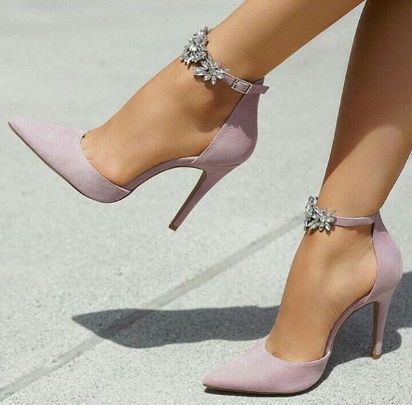 Tendances des chaussures pour femmes 2025-2026 - les meilleures nouvelles dans différents styles