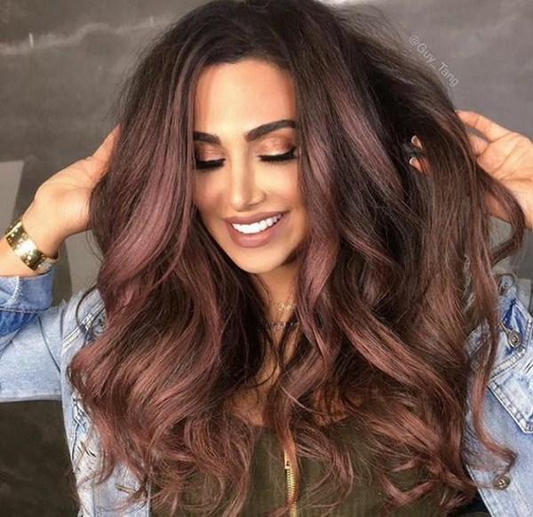 samyj-modnyj-cvet-volos (27) La coloration capillaire la plus en vogue 2025-2026: photo