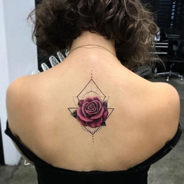 Idées de tatouage créatives 2025-2026 pour les filles - tendances de la mode sur la photo