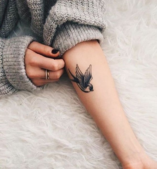 Idées de tatouage créatives 2025-2026 pour les filles - tendances de la mode sur la photo