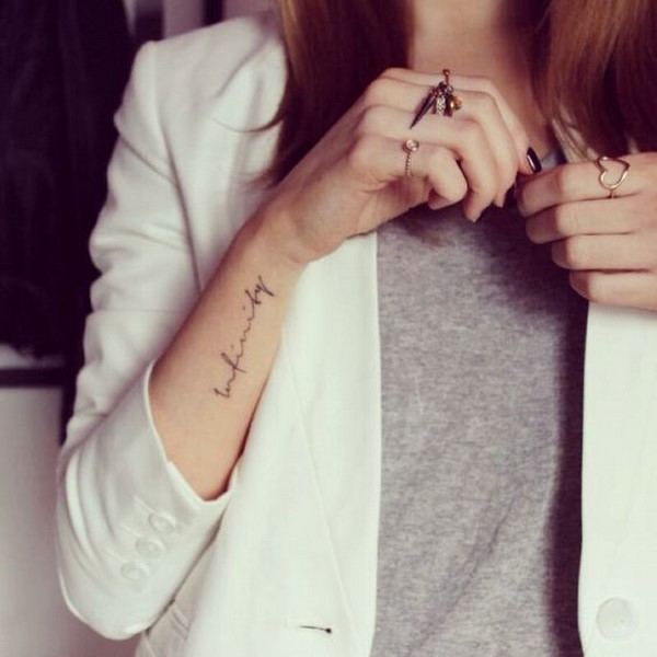 Idées de tatouage créatives 2025-2026 pour les filles - tendances de la mode sur la photo