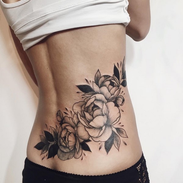 Idées de tatouage créatives 2025-2026 pour les filles - tendances de la mode sur la photo