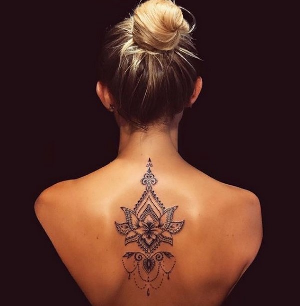 Idées de tatouage créatives 2025-2026 pour les filles - tendances de la mode sur la photo