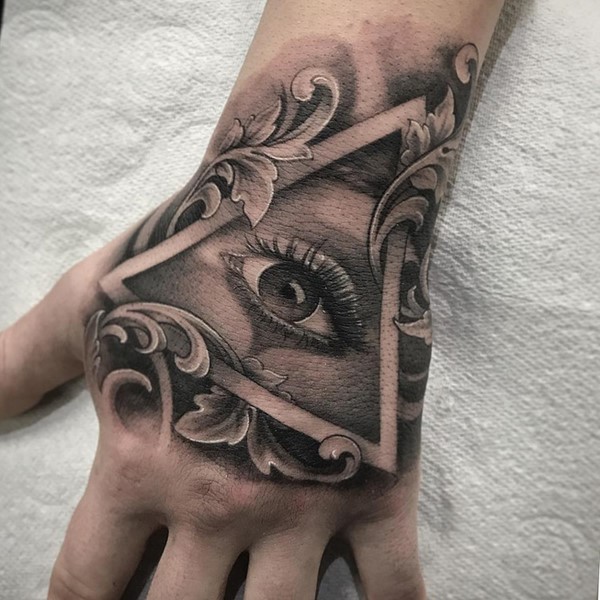 Idées de tatouage créatives 2025-2026 pour les filles - tendances de la mode sur la photo