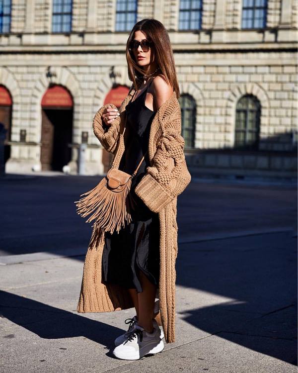 Options à la mode pour les vêtements d'extérieur automne-hiver 2025-2026: nouvelles photo