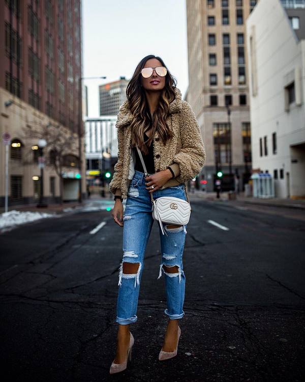 Jeans femme automne-hiver 2025-2026: quels seront les jeans les plus en vogue de la saison?