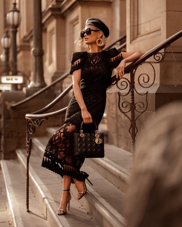 Look noir total dans différents styles: les meilleures images 2025-2026 en noir