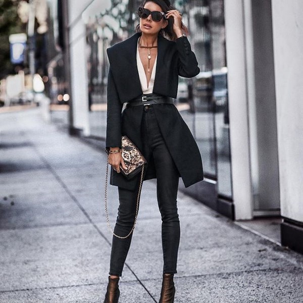 Look noir total dans différents styles: les meilleures images 2025-2026 en noir