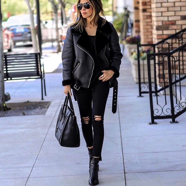 Look noir total dans différents styles: les meilleures images 2025-2026 en noir