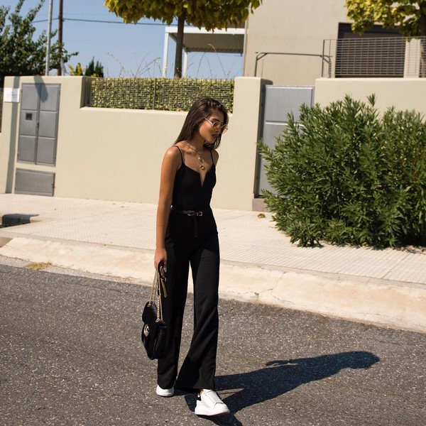 Look noir total dans différents styles: les meilleures images 2025-2026 en noir