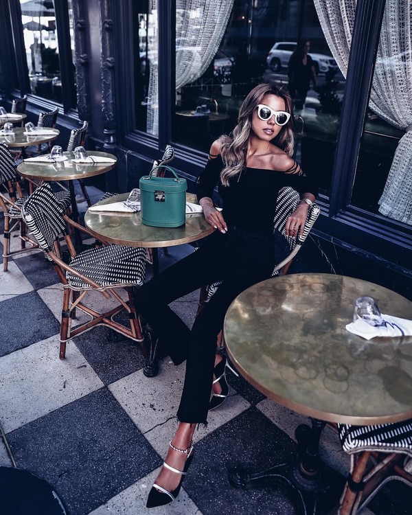 Look noir total dans différents styles: les meilleures images 2025-2026 en noir