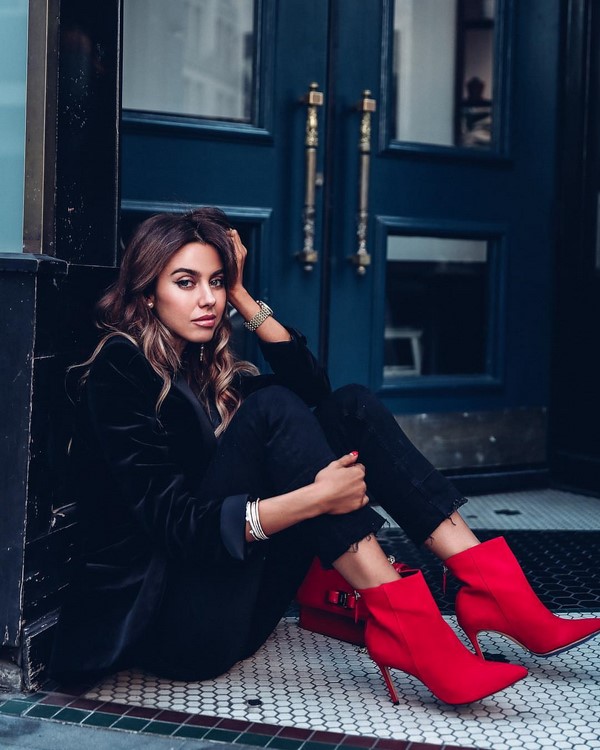 Look noir total dans différents styles: les meilleures images 2025-2026 en noir