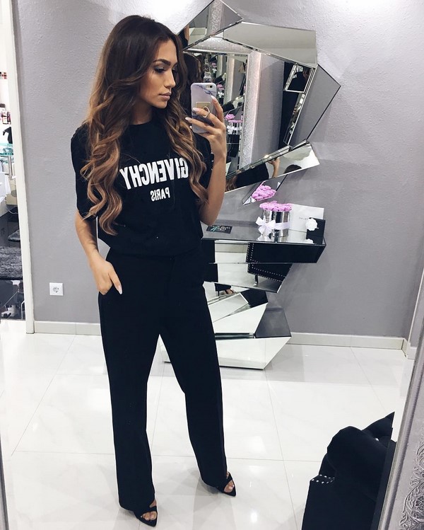 Look noir total dans différents styles: les meilleures images 2025-2026 en noir