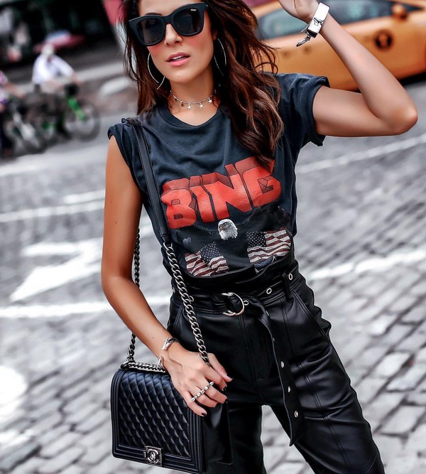 Look noir total dans différents styles: les meilleures images 2025-2026 en noir