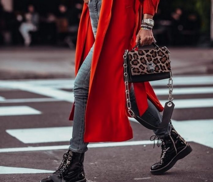 modnye-sumki-osen-zima-foto (1211) Nouveaux top 7 tendances des sacs automne-hiver 2025-2026: modèles lumineux et styles à la mode