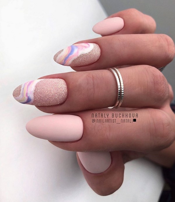 Nail design 2025-2026: nouveaux looks, techniques et nouveautés