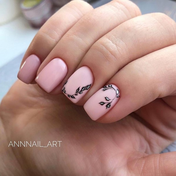 Nail design 2025-2026: nouveaux looks, techniques et nouveautés