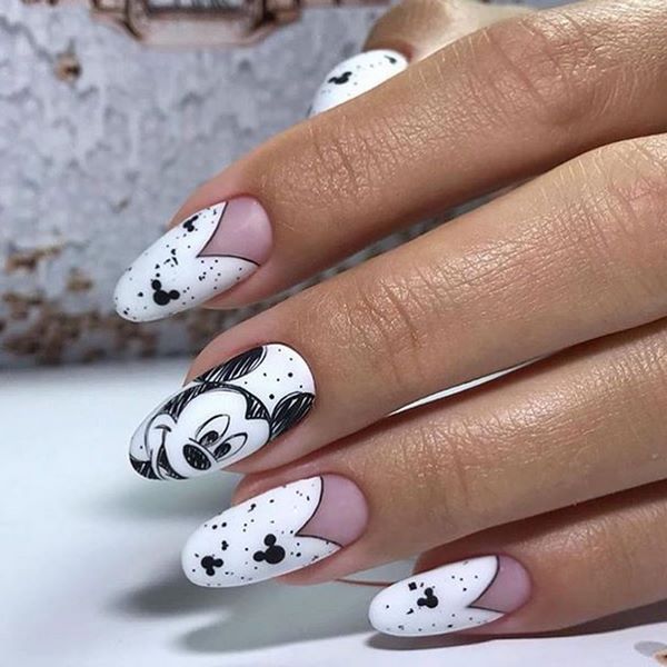 Manucure lune captivante 2025-2026: nouveaux styles et types de conception d'ongles avec trous