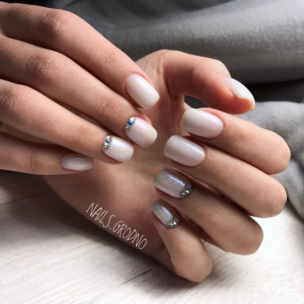 Manucure lune captivante 2025-2026: nouveaux styles et types de conception d'ongles avec trous