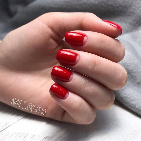 Manucure lune captivante 2025-2026: nouveaux styles et types de conception d'ongles avec trous