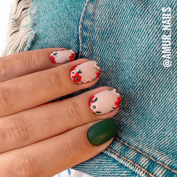 Manucure lune captivante 2025-2026: nouveaux styles et types de conception d'ongles avec trous