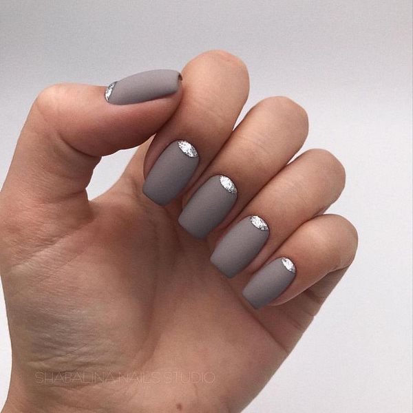 Manucure lune captivante 2025-2026: nouveaux styles et types de conception d'ongles avec trous