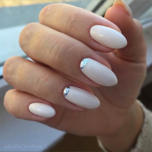 Manucure lune captivante 2025-2026: nouveaux styles et types de conception d'ongles avec trous