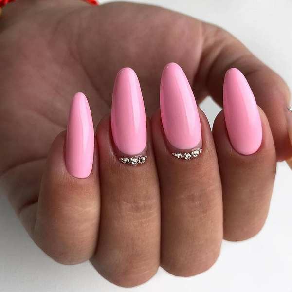 Manucure lune captivante 2025-2026: nouveaux styles et types de conception d'ongles avec trous