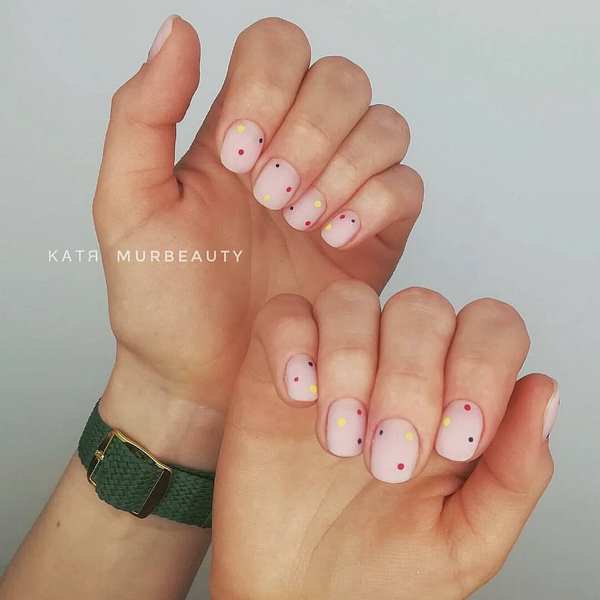 Idées à la mode de manucure neutre 2025-2026: les dernières nouvelles et les meilleures images