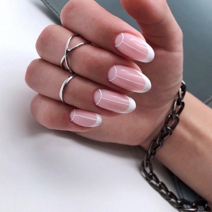 dizajn-manikyura-francaise (1) Nouveaux articles dans la conception des ongles français 2025-2026 - idées de veste française inspirantes sur la photo