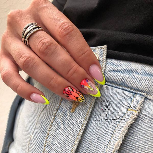 Nouveaux articles dans la conception des ongles français 2025-2026 - idées de veste française inspirantes sur la photo