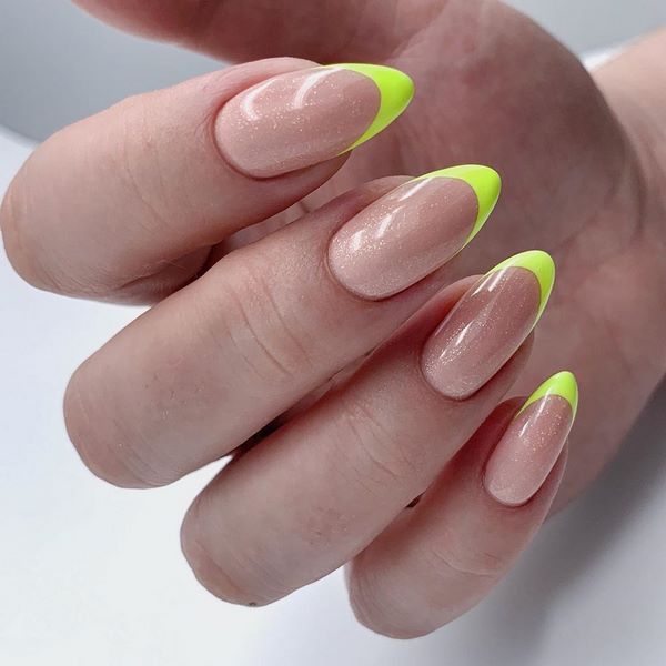 Nouveaux articles dans la conception des ongles français 2025-2026 - idées de veste française inspirantes sur la photo