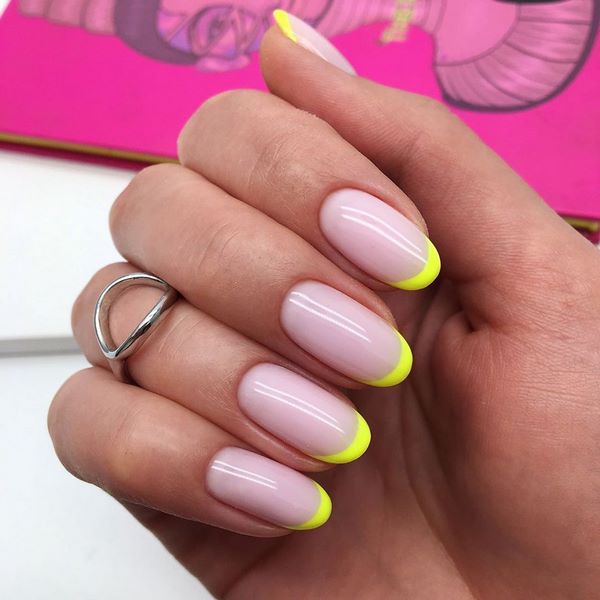 Nouveaux articles dans la conception des ongles français 2025-2026 - idées de veste française inspirantes sur la photo