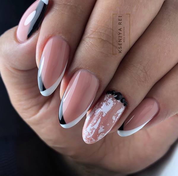 Nouveaux articles dans la conception des ongles français 2025-2026 - idées de veste française inspirantes sur la photo