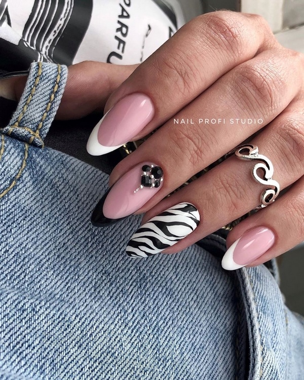 Nouveaux articles dans la conception des ongles français 2025-2026 - idées de veste française inspirantes sur la photo