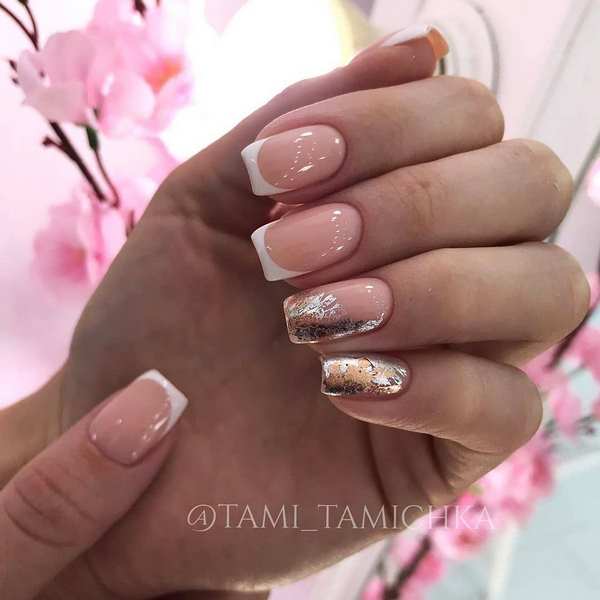 Nouveaux articles dans la conception des ongles français 2025-2026 - idées de veste française inspirantes sur la photo