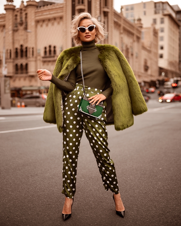 Quels manteaux de fourrure sont à la mode cette saison: les manteaux de fourrure les plus luxueux de 2025-2026?