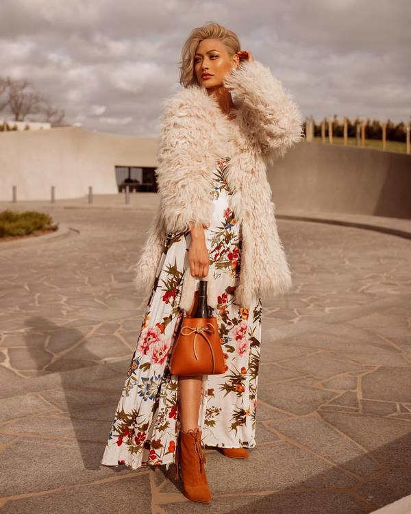 Quels manteaux de fourrure sont à la mode cette saison: les manteaux de fourrure les plus luxueux de 2025-2026?