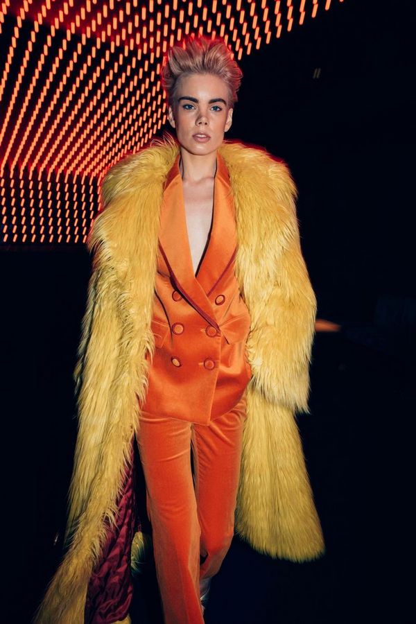 Quels manteaux de fourrure sont à la mode cette saison: les manteaux de fourrure les plus luxueux de 2025-2026?