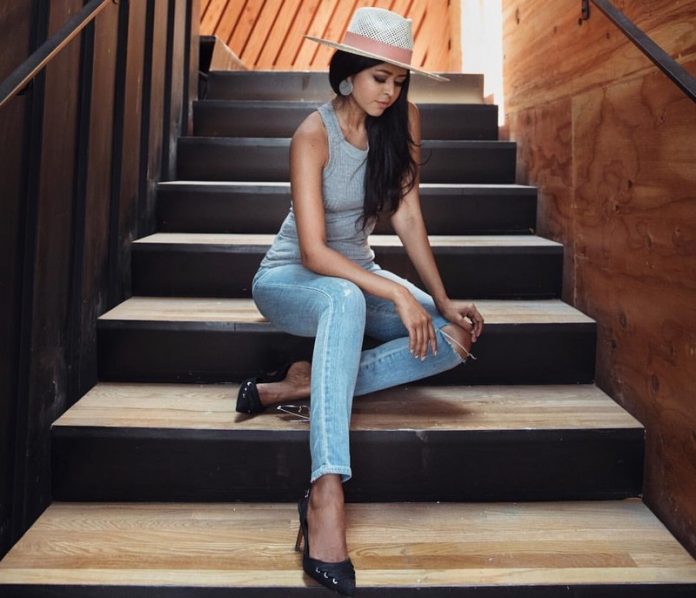 novinki-jinsov-tendance (1) Nouveaux jeans femme à la mode: les meilleurs modèles et styles de la saison 2025-2026