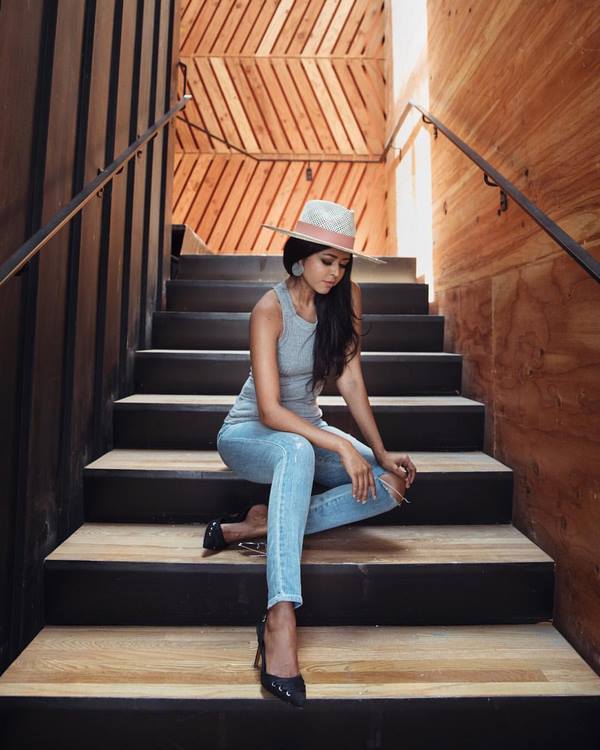 Nouveaux jeans femme à la mode: les meilleurs modèles et styles de la saison 2025-2026