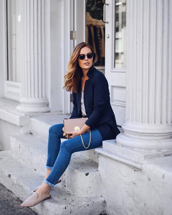 Nouveaux jeans femme à la mode: les meilleurs modèles et styles de la saison 2025-2026