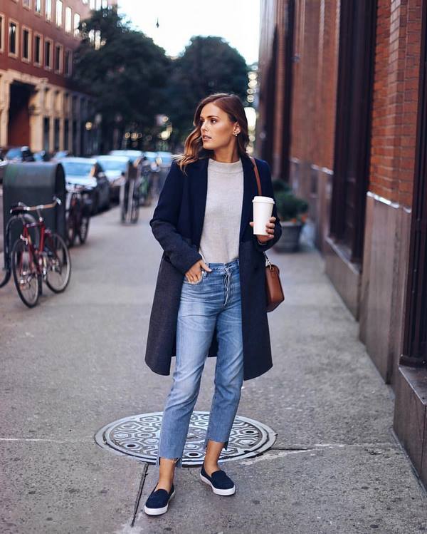 Nouveaux jeans femme à la mode: les meilleurs modèles et styles de la saison 2025-2026