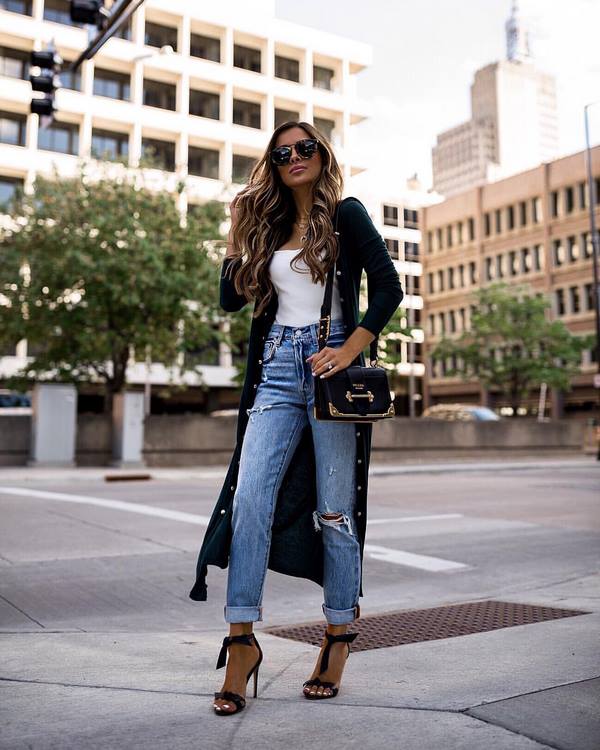 Nouveaux jeans femme à la mode: les meilleurs modèles et styles de la saison 2025-2026